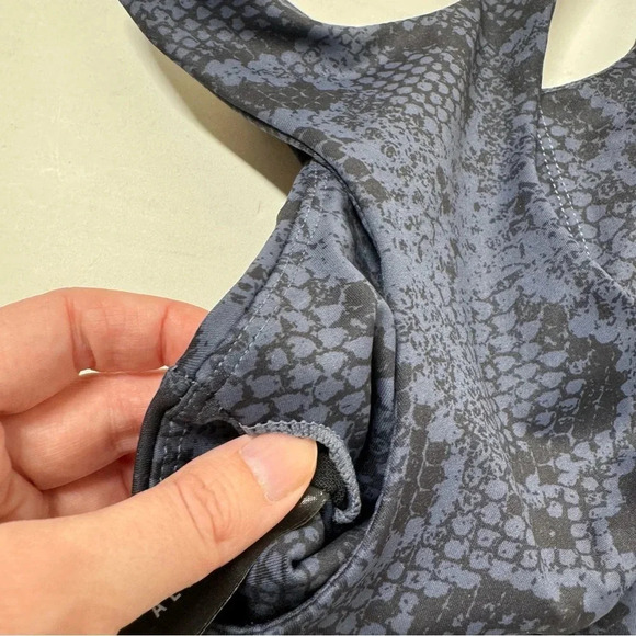 AllFenix Indie Python Animal Print High Neck Sports Bra
Size XS - Picture 9 of 9